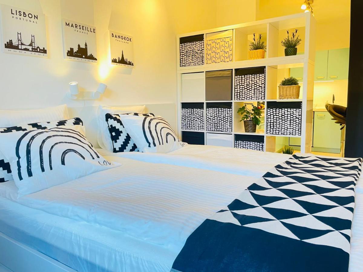 Peony Hollo Apartment - Free Garage Under The House Budapest Luaran gambar