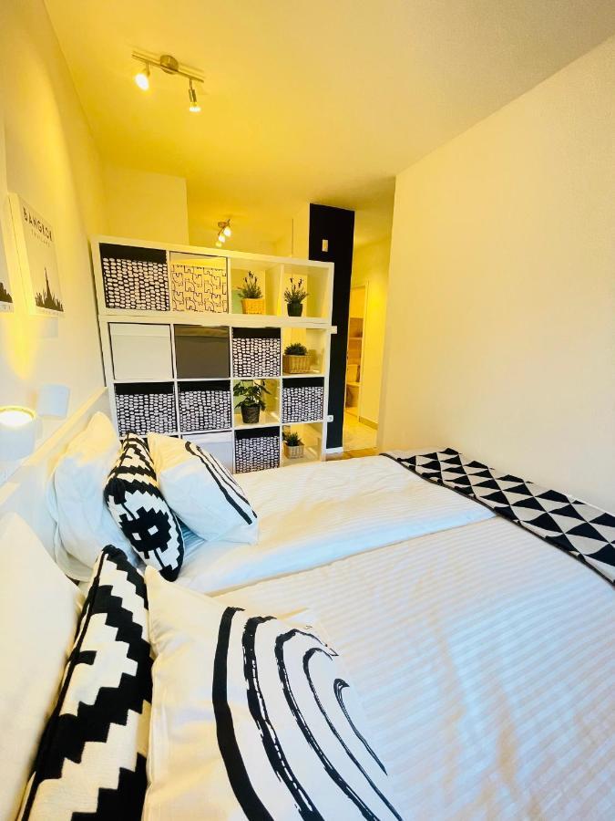 Peony Hollo Apartment - Free Garage Under The House Budapest Luaran gambar